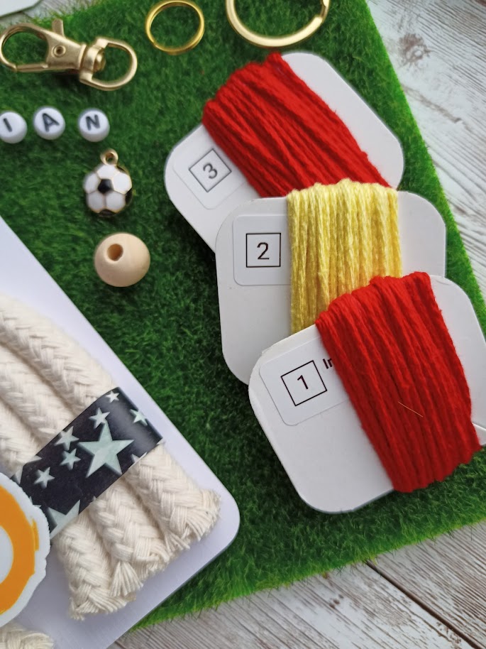 DIY Football - Countries - Rainbow Keychain Kit